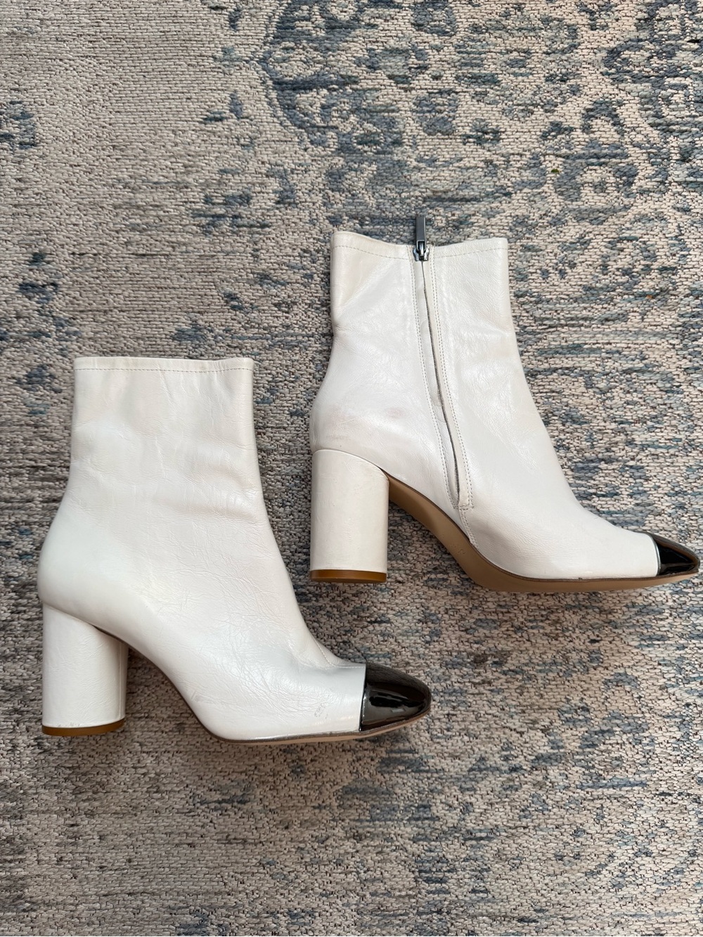 Zara Woman White Leather Ankle Booties with Metallic Cap Toe 40/10